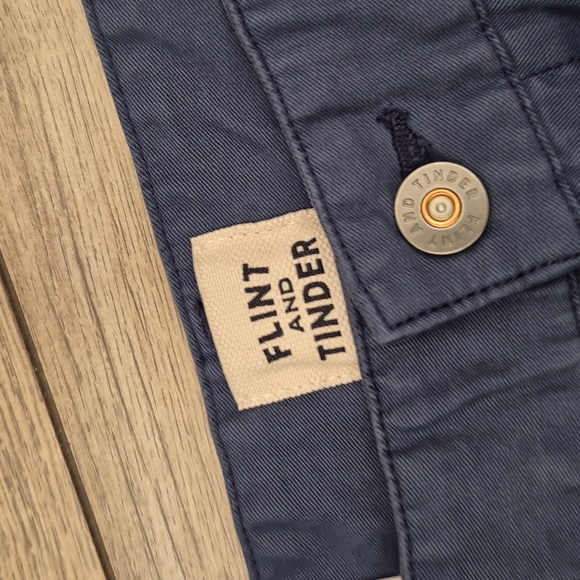 FLINT AND TINDER Solid Dark Blue Sz 32 x 9" Mens 365 Chino Casual Shorts NEW - Picture 2 of 8